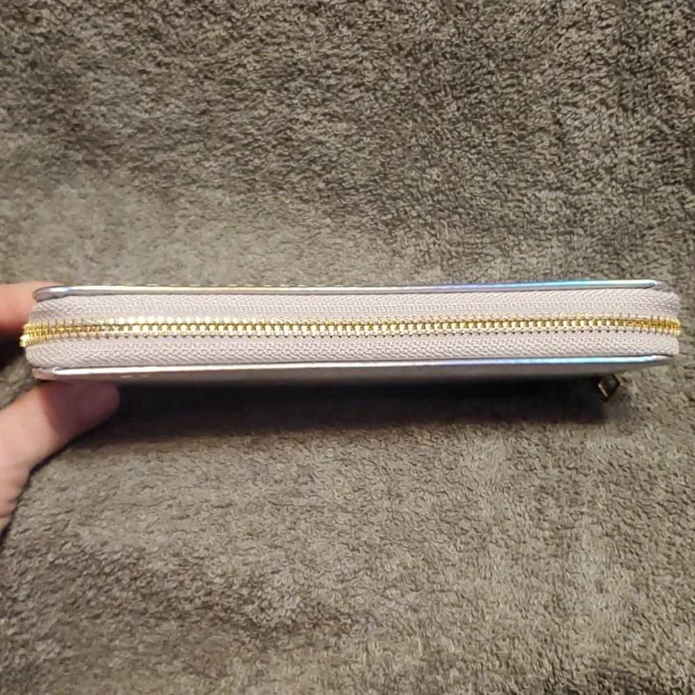 BNWT: Irendescent Wallet - Picture 8 of 9